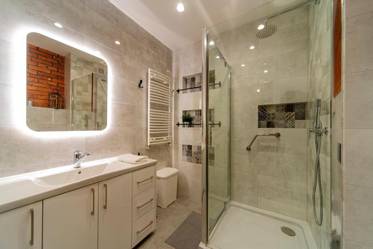 Lodz4Rent - Piotrkowska - Premium Apartment 9,7 - Hopa Lupa 1400M Pieszo !! Bagian luar foto